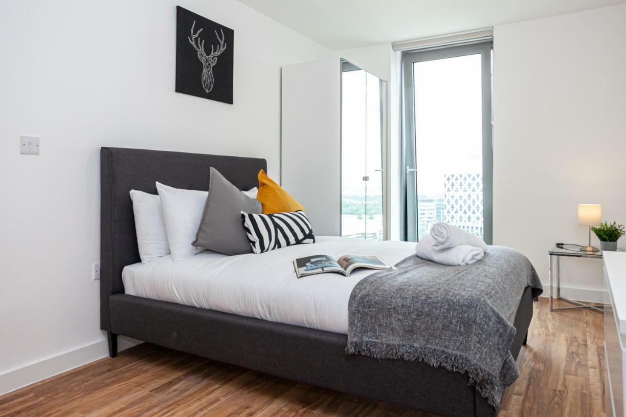 X1 Apartments Salford Quays 외부 사진