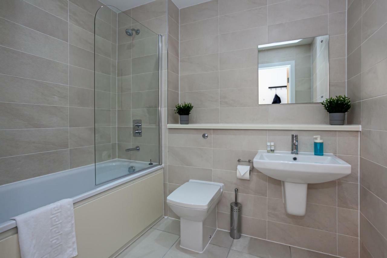 X1 Apartments Salford Quays 외부 사진